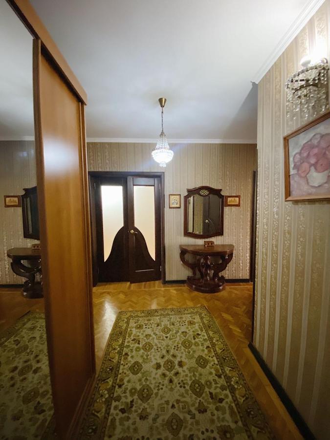 Большая Четырехкомнатная Квартира С Двумя Балконами У Моря В Центре Сухума,В Абхазии 苏呼米 外观 照片